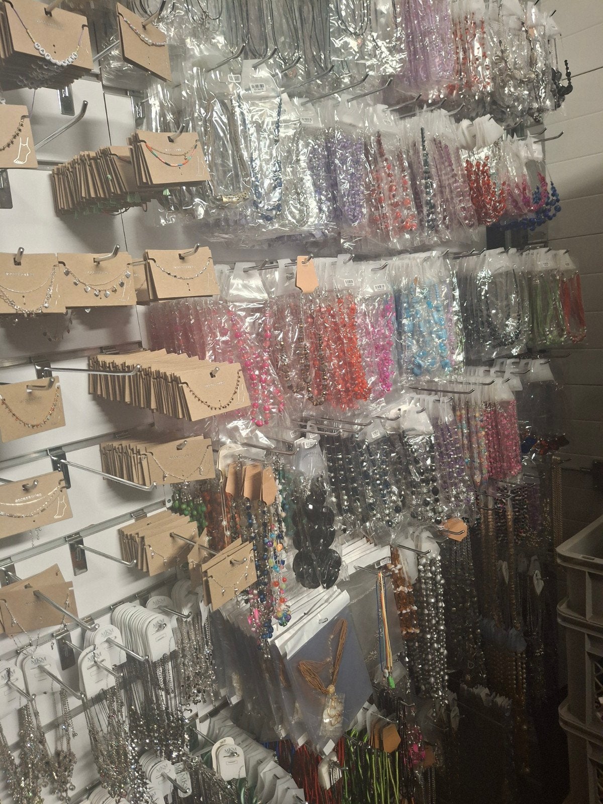 Partij sieraden mix 100 stuks ZELF UITZOEKEN!!!, Ophalen of Verzenden, Nieuw, Overige kleuren, Overige materialen