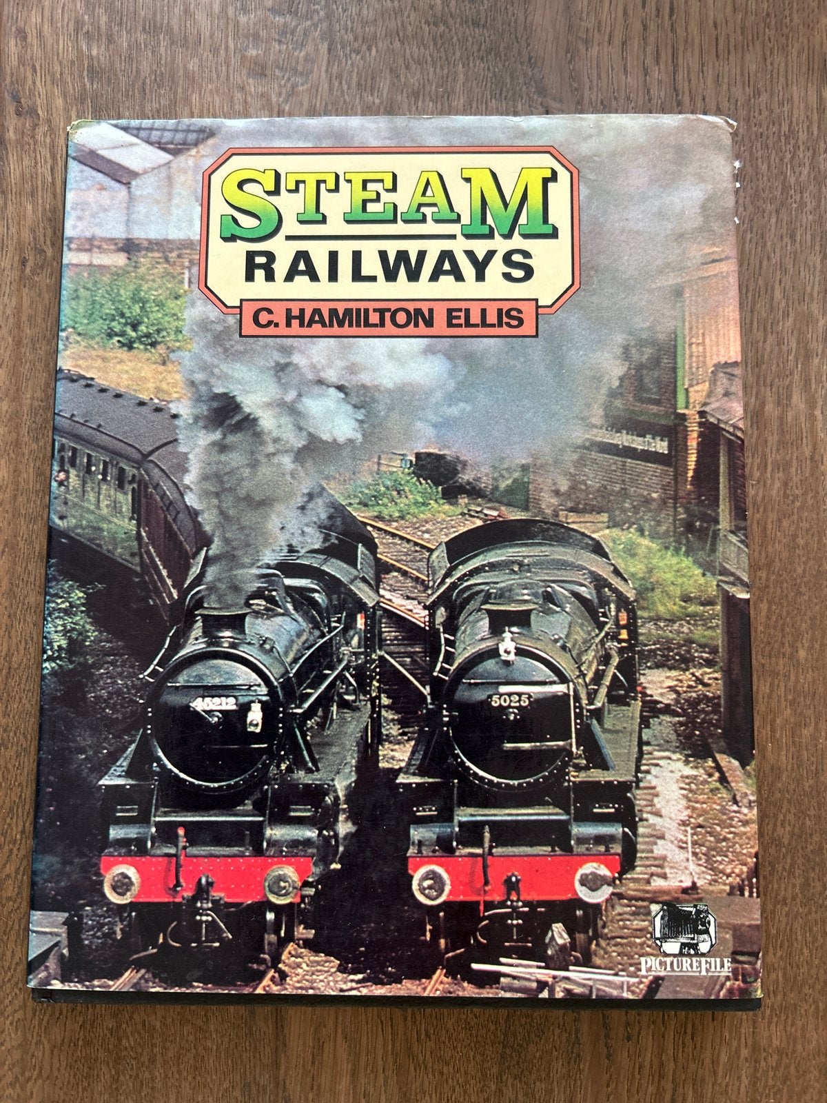 Steam Railways - C. Hamilton Ellis (Boek), Boeken, Ophalen of Verzenden, Gelezen, Trein