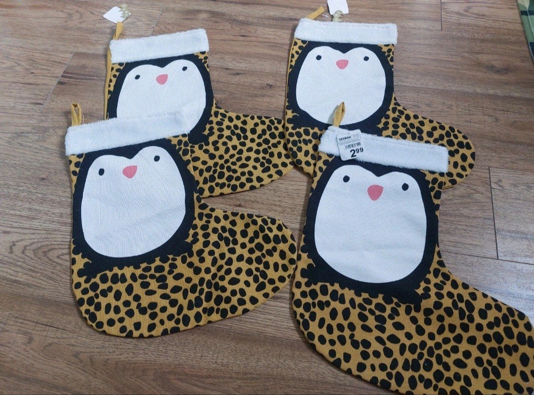 4 leuke kerstdecoratie kerstsok met pinguïn, Diversen, Kerst, Ophalen of Verzenden, Nieuw