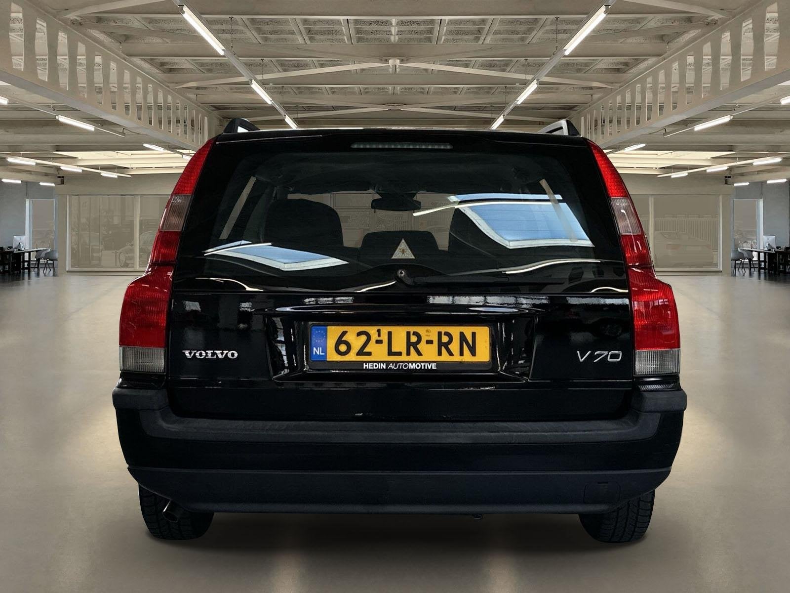 Volvo V70 2.4 nieuwe apk +garantie.., Auto's, Voorwielaandrijving, Stof, Elektrische ramen, Zwart
