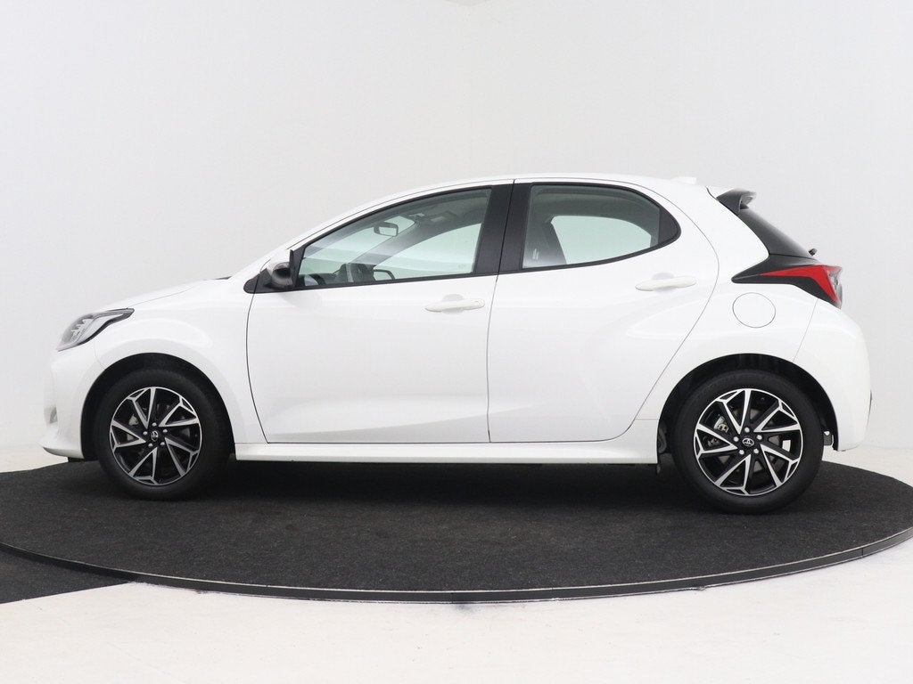 Toyota Yaris 1.5 Hybrid 115 Dynamic (bj 2026, automaat), 12 maanden, Stof, Zwart, 116 pk
