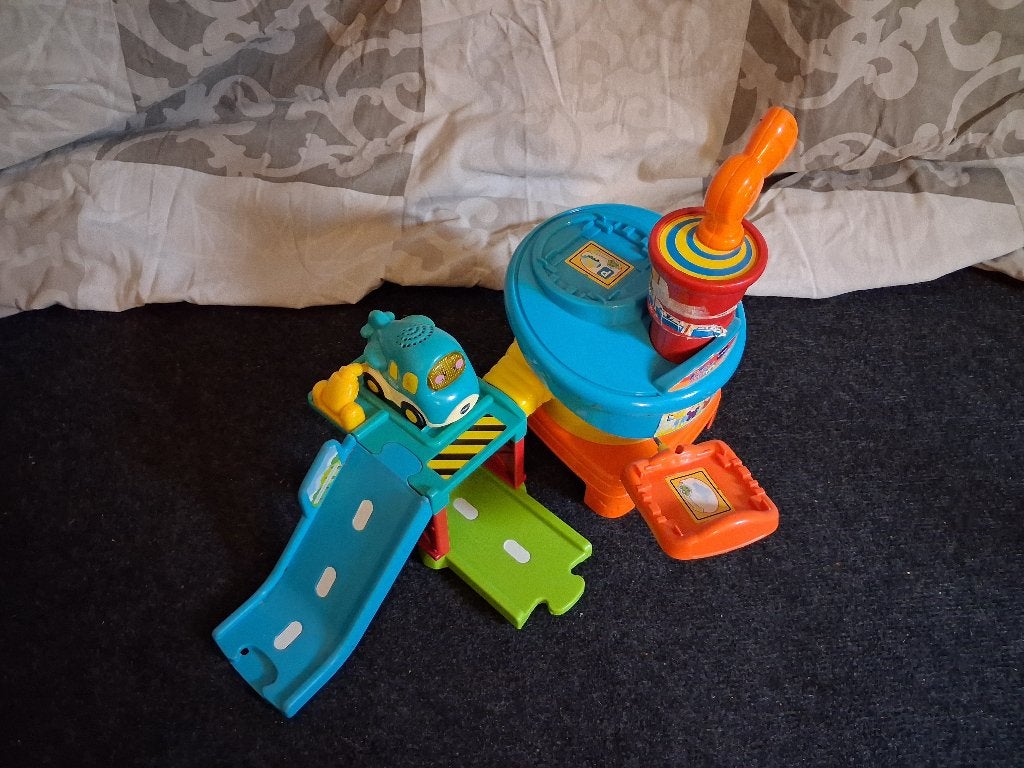 Toet toet vliegveld met blauw vliegtuigje, Ophalen, Gebruikt, 2 tot 4 jaar