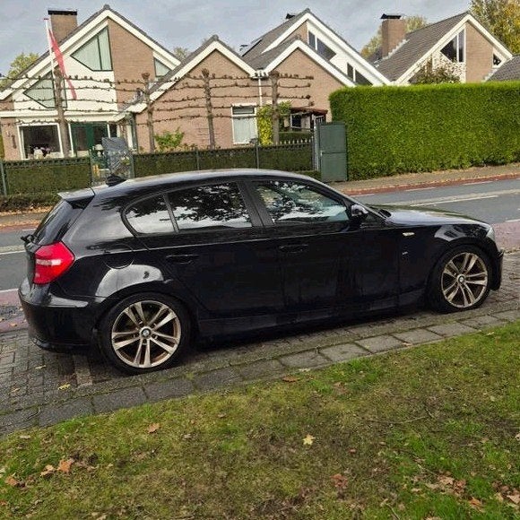 BMW 1-serie 1.16i E87, 1-Serie, 1599 cc, 4 cilinders, 1200 kg