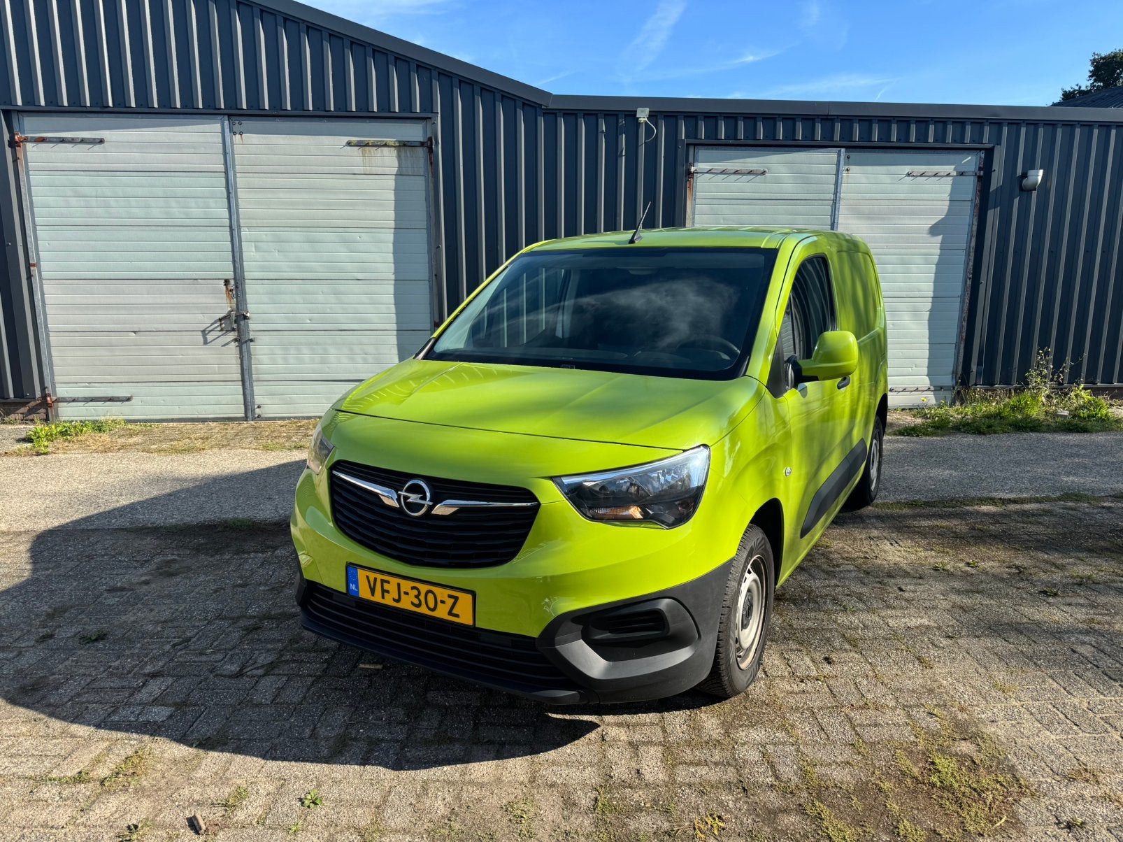 Opel Combo 1.2 Turbo dealeronderhouden 1e eigenaar, Voorwielaandrijving, Dealer onderhouden, 1199 cc, Wit