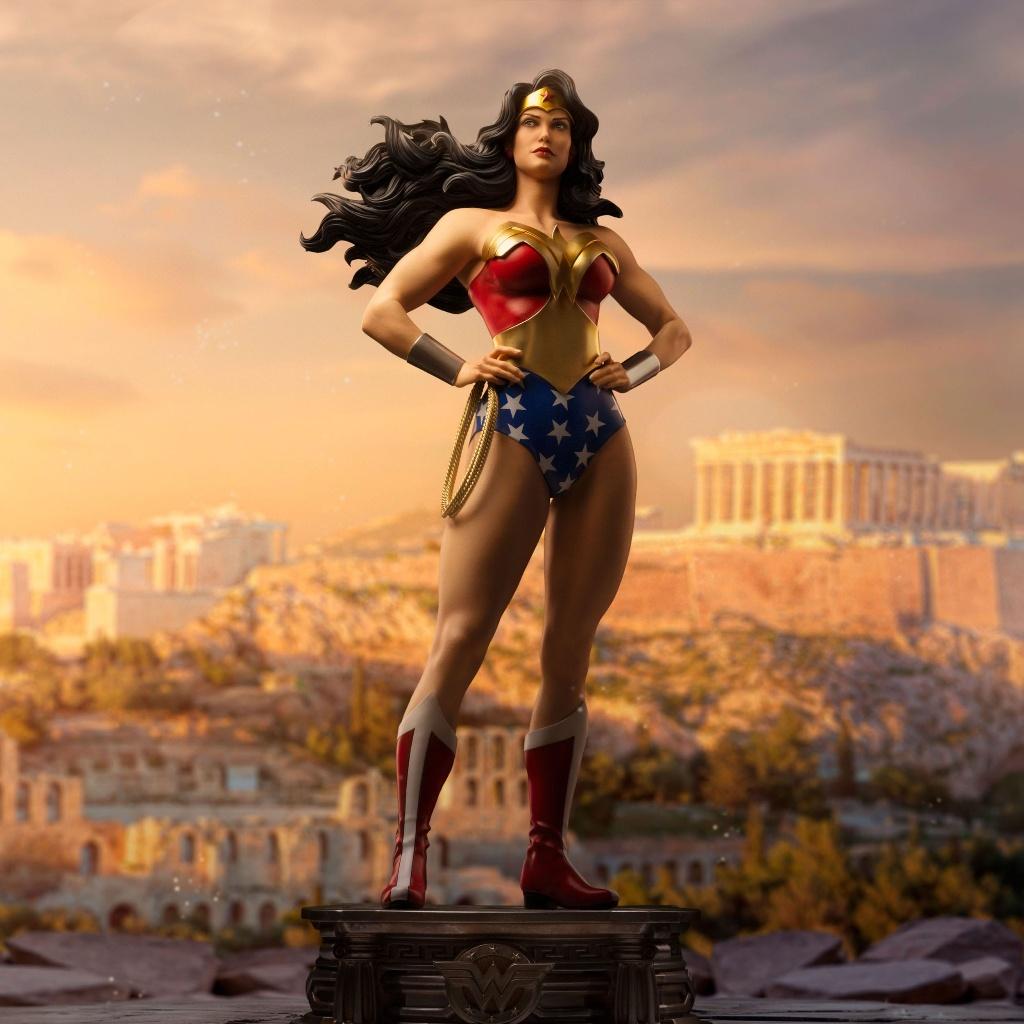 Iron Studios DC Comics Legacy Replica Statue Wonder Woman