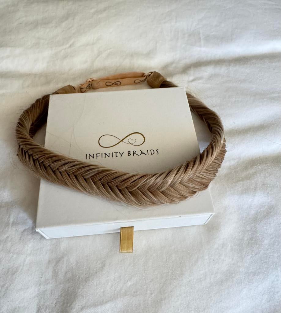 Gevlochten haarband Infinity Braids, Ophalen of Verzenden, Zo goed als nieuw, Overige typen