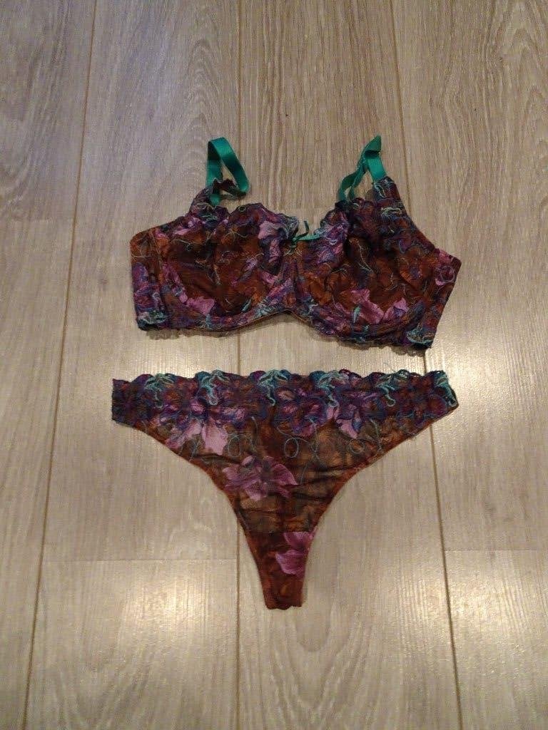 Lingeriesetje BH 80E + String XL Nieuw Bruin Aqua Roze Luxe, Hunkemöller, Ophalen of Verzenden, Bruin, Setje