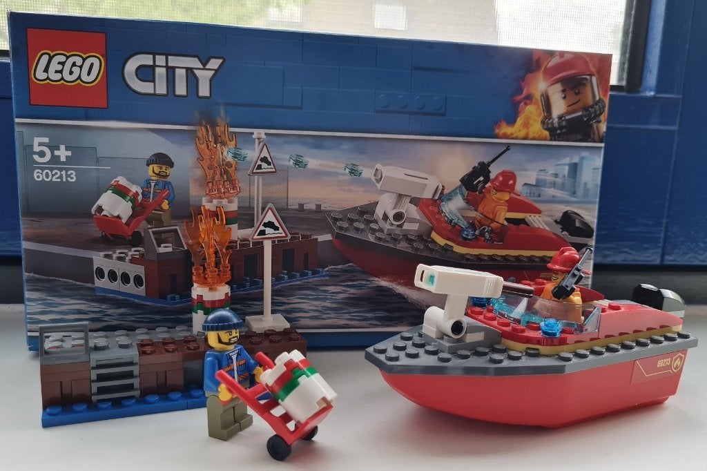 Lego City Brandweer Reddingsboot Set 60213, Kinderen en Baby's, Speelgoed | Duplo en Lego, City, Lego, Ophalen of Verzenden, Zo goed als nieuw