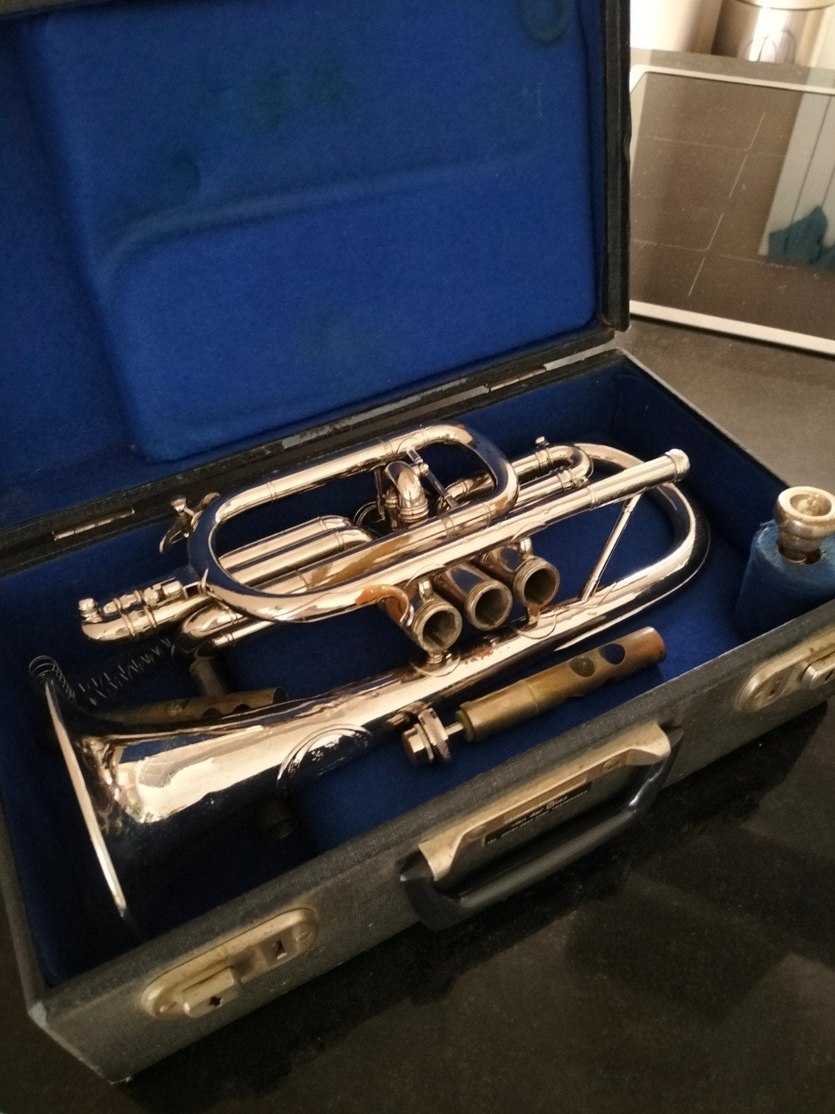 Oude cornet met koffer - moet geolied worden, Ophalen of Verzenden, Gebruikt, Met koffer