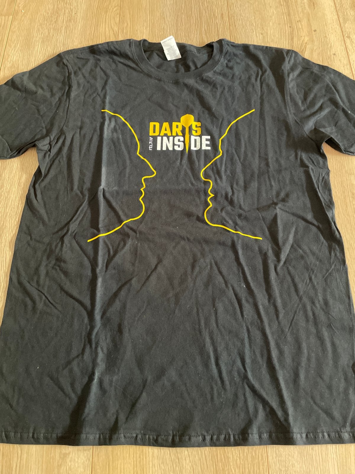 Darts Inside T-shirt Maat L Zwart, Ophalen of Verzenden, Gedragen, Maat 52/54 (L), Zwart