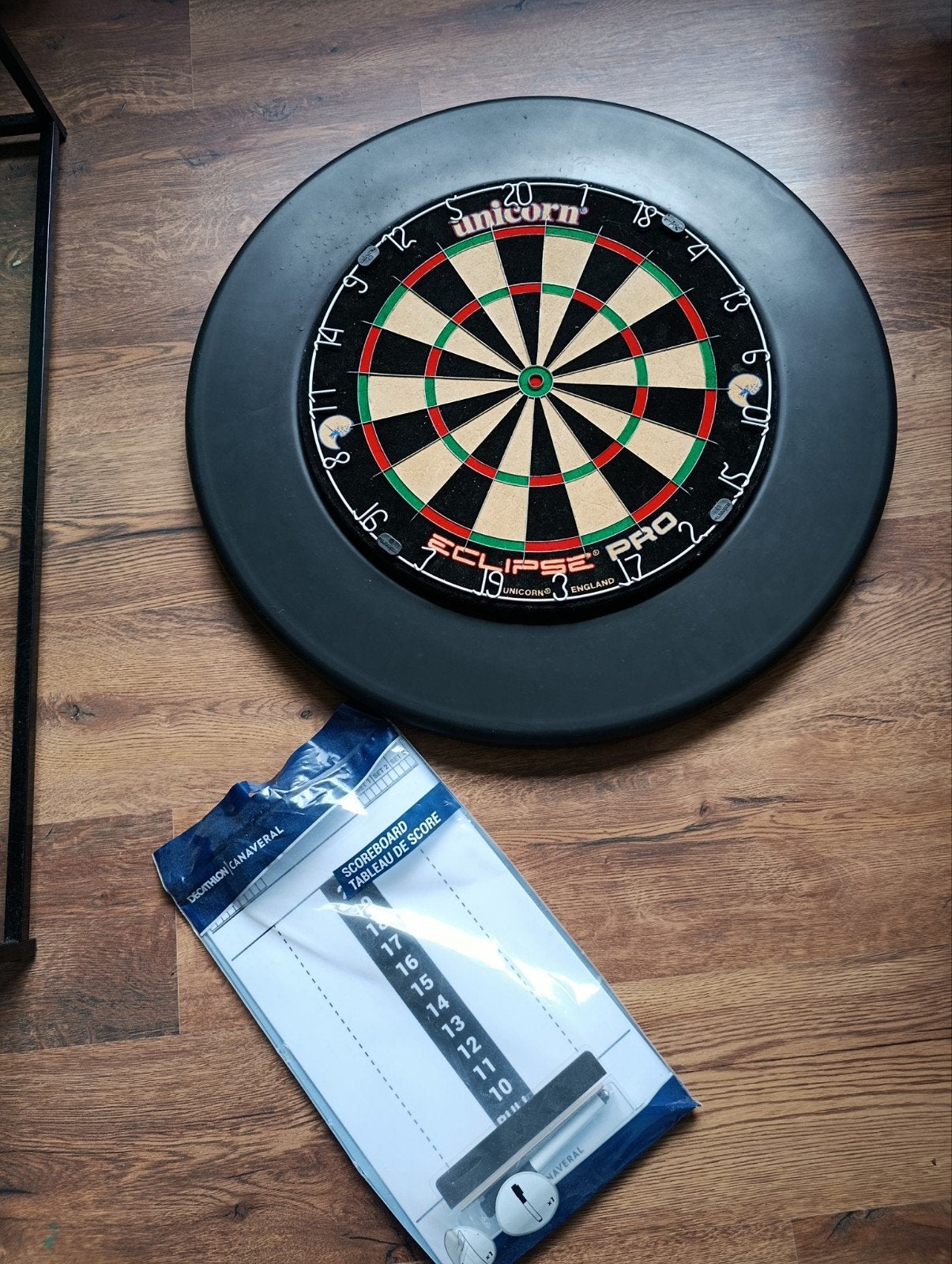 Dartbord met ring en schrijfbord, Sport en Fitness, Ophalen of Verzenden, Zo goed als nieuw, Dartbord