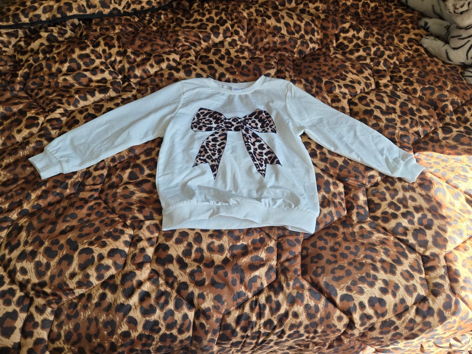 Nieuw meisje. sweater   met tijgerprint strik, C&A, Meisje, Trui of Vest, Nieuw