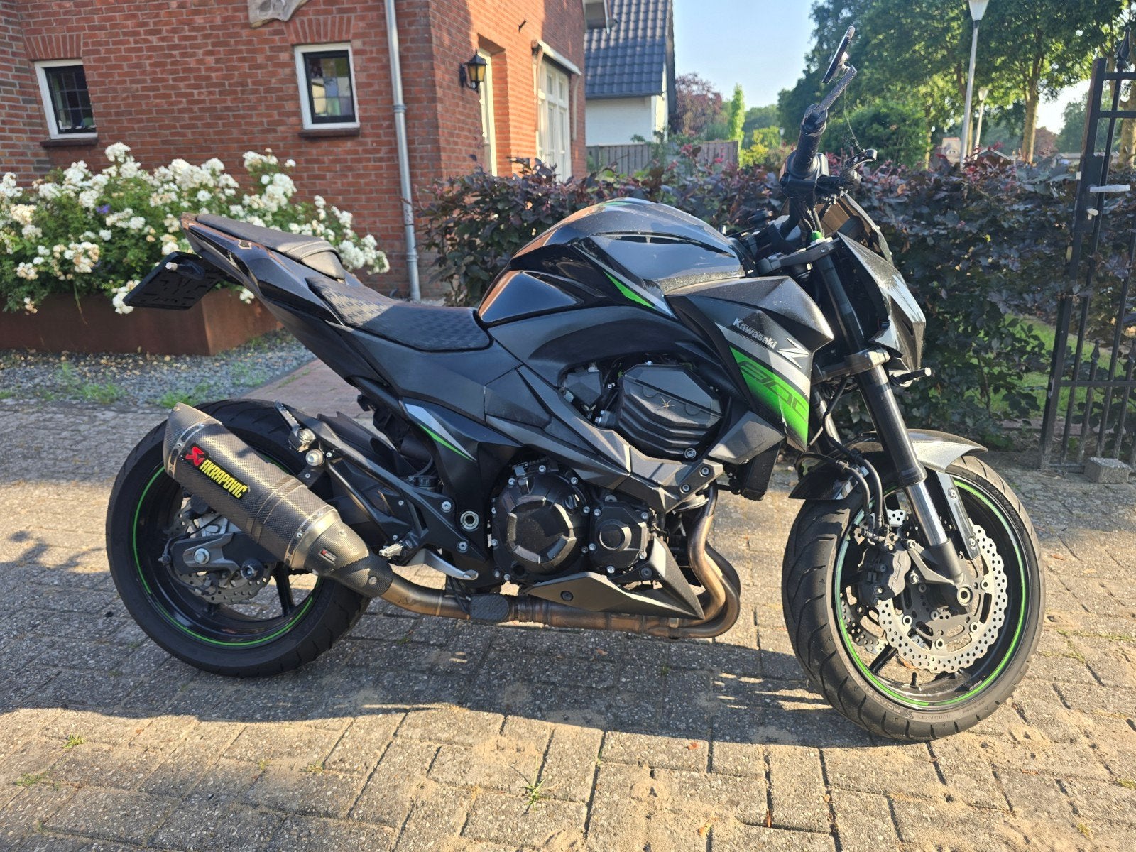 Kawasaki Z800 - Sportieve Naked Bike met Akrapovic uitlaat, Occasion, 4 cilinders, Motorrijbewijs A, Particulier