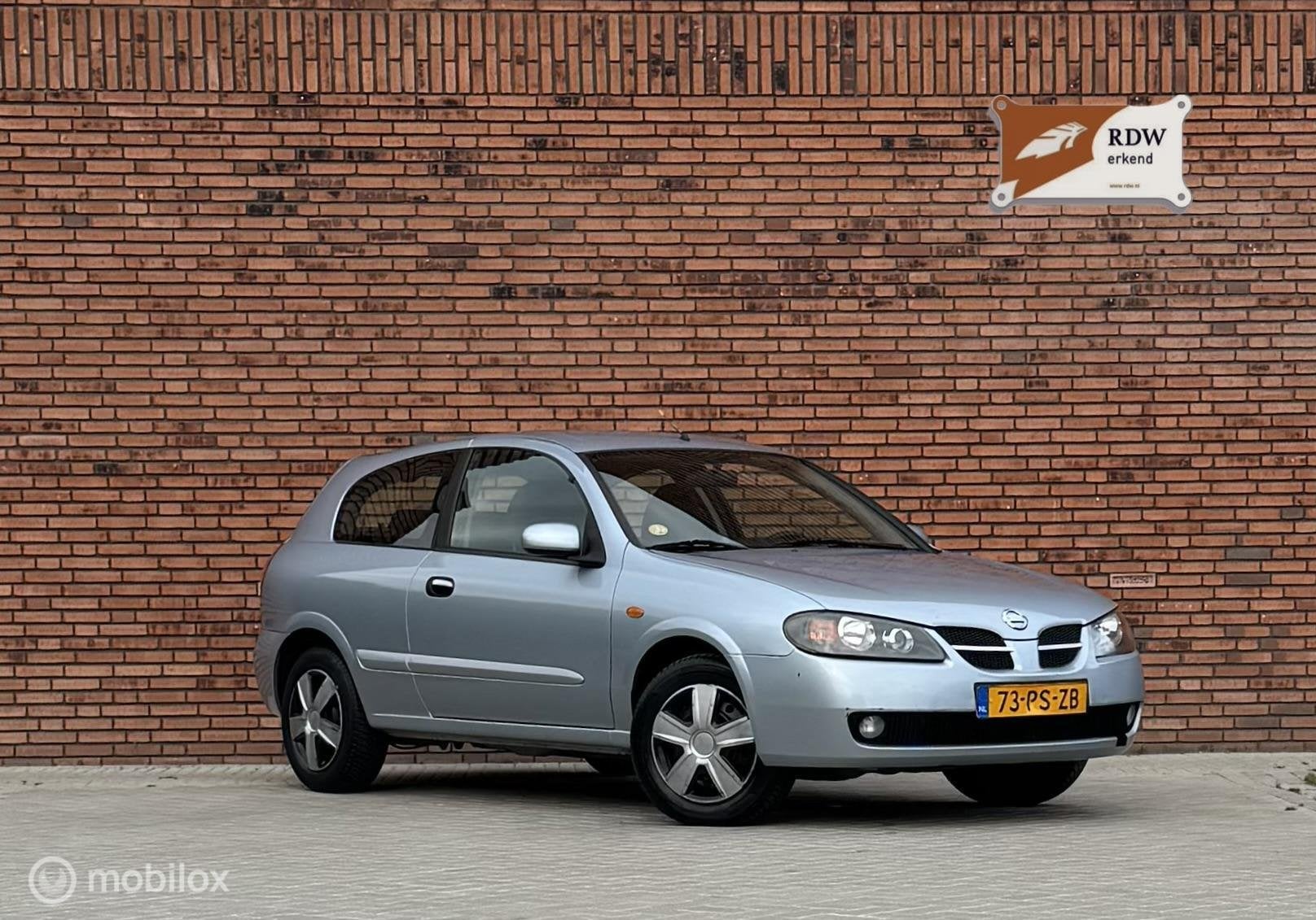 Nissan Almera 1.8 AcentaAutomaat,NEW APK,Clima,trekhaak, Auto's, Gebruikt, 4 cilinders, 116 pk, Origineel Nederlands