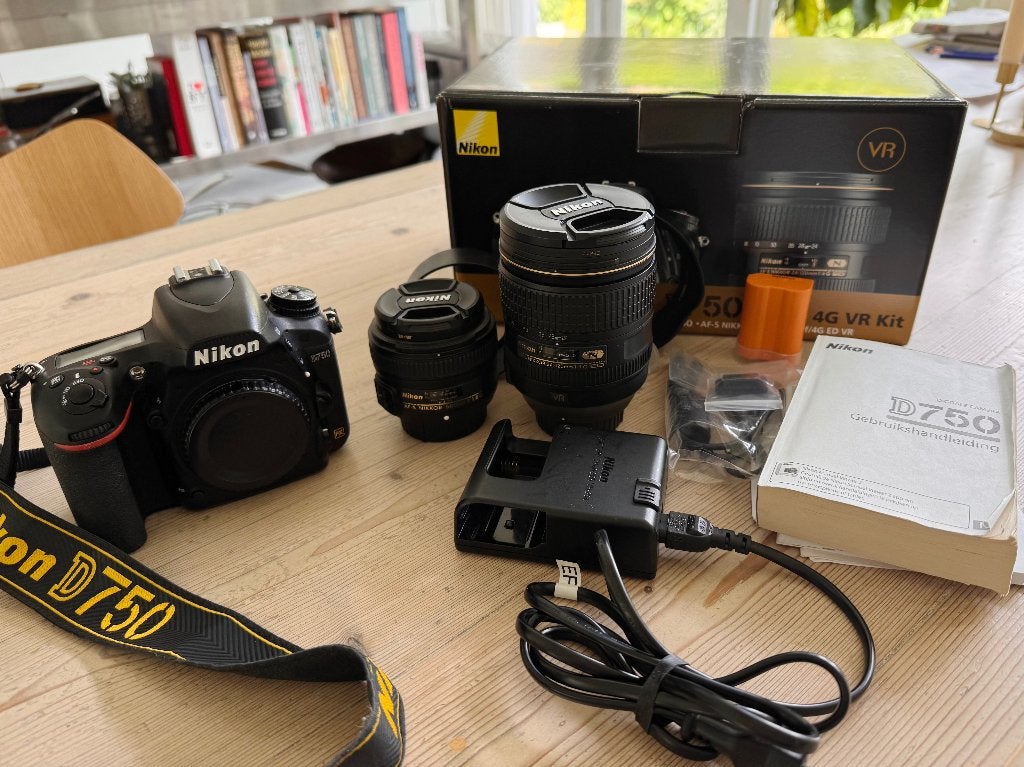 Nikon D750 met 24-120mm f/4.0 + 50mm f/1.8 (16.891 clicks), Audio, Tv en Foto, Fotocamera's Digitaal, Zo goed als nieuw, Spiegelreflex