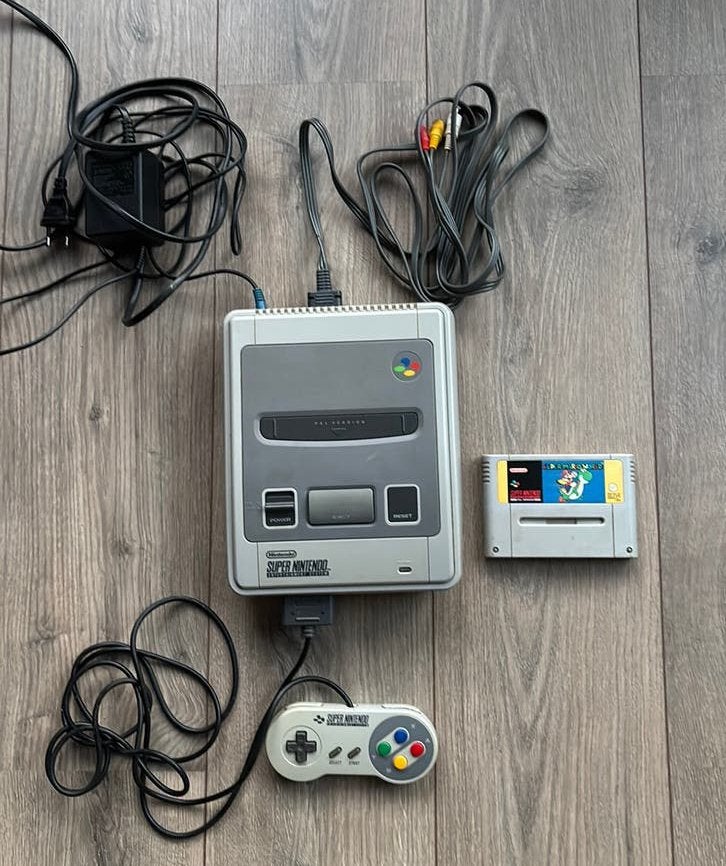 Super Nintendo + 1 Controller + Super Mario World, Ophalen of Verzenden, Gebruikt, Met 1 controller, Met games