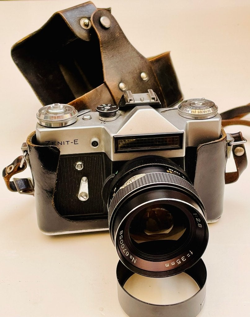 Zenit-E OF Praktica LTL met wide angle 35mm f2.8 (M42) lens, Ophalen of Verzenden, Compact, Overige Merken