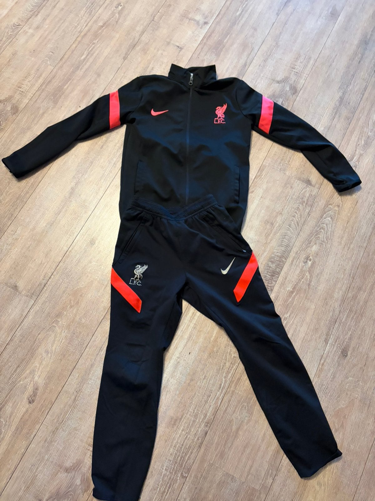 Liverpool trainingspak maat 140, Ophalen of Verzenden, Gebruikt, Trainingspak