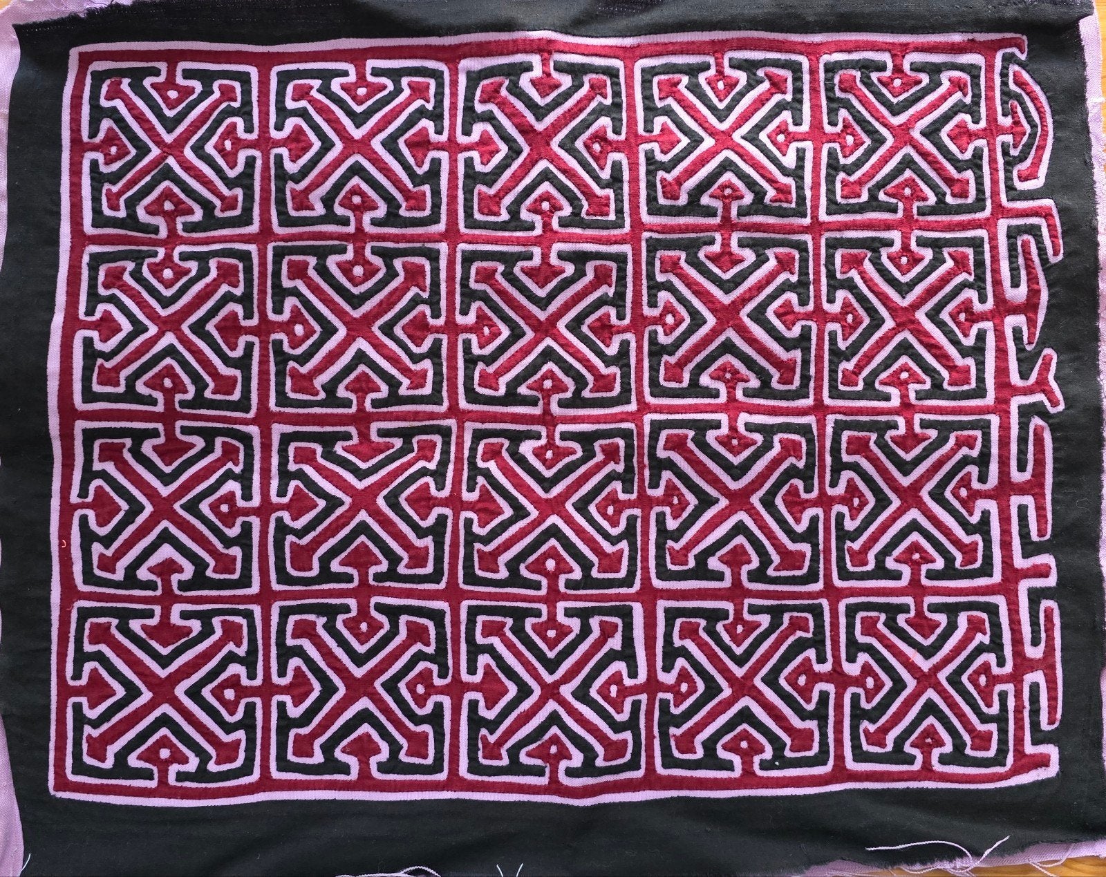 Kuna Mola met maracas-motieven, 43x33 cm, Wanddecoratie, Textiel, Handgemaakt, Ophalen of Verzenden