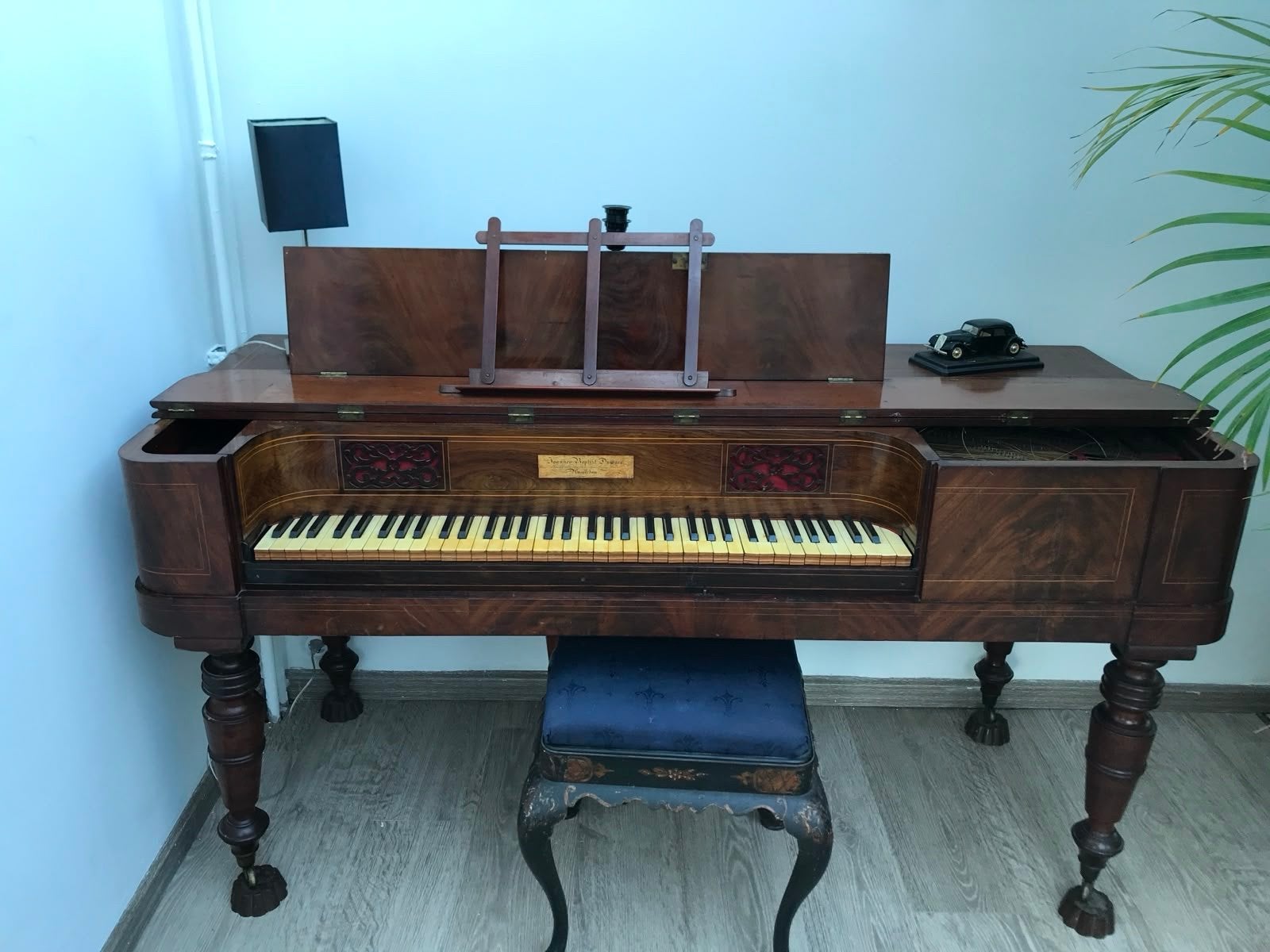 Antieke piano/tafelmodel - Uniek en decoratief, Ophalen of Verzenden, Gebruikt, Bruin, Overige typen