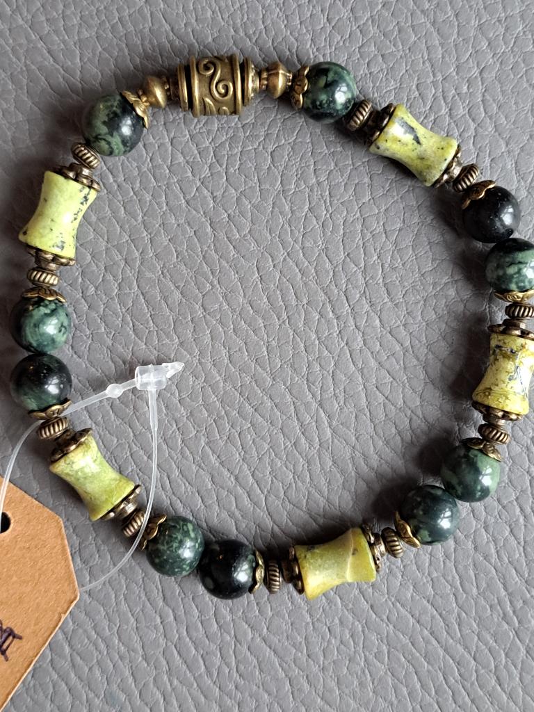 833 Edelsteen armband met Kambaba Jaspis 8mm en Serpentijn, Nieuw, Ophalen of Verzenden, Elastiek, Met edelsteen