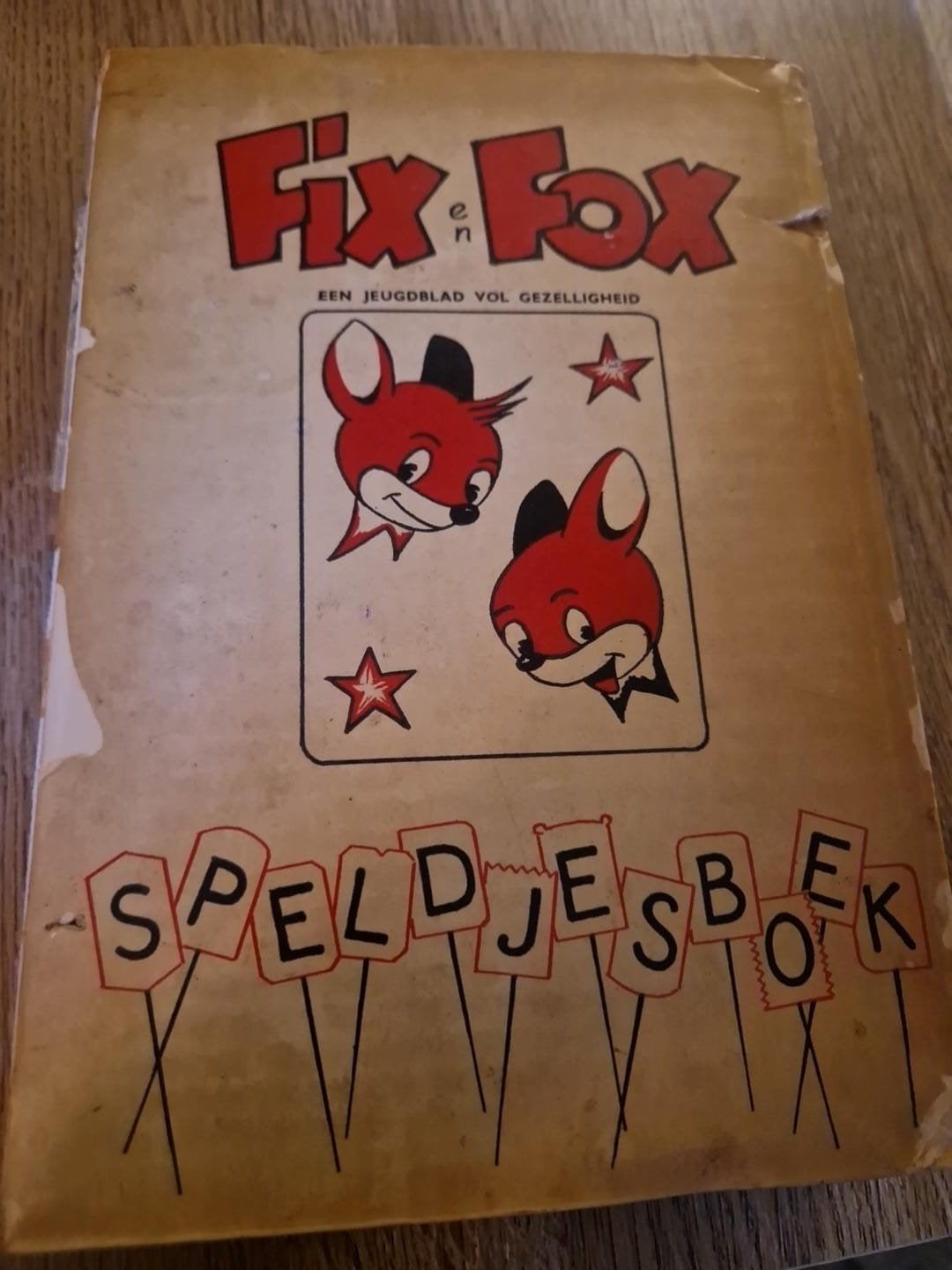 Vintage Fix n Fox speldjesboek + sigarenbandjes jr 50/60/70, Verzamelen, Ophalen of Verzenden, Gebruikt, Merk, Speldje of Pin