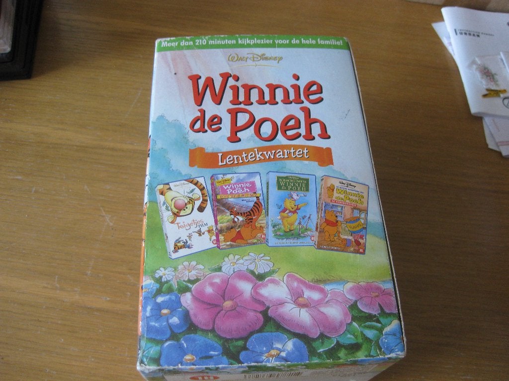 Winnie de Poeh Lentekwartet ( 4 verhalen ) VHS, Boxset, Tekenfilm, Zo goed als nieuw, Vanaf 6 jaar
