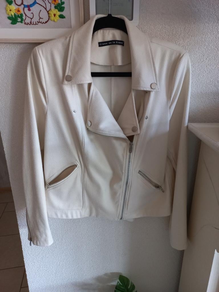 Damesjasje, mooie kwaliteit,  beige kleurig, stof rekbaar, m, Kleding | Dames, Jasjes, Kostuums en Pakken, Ophalen of Verzenden