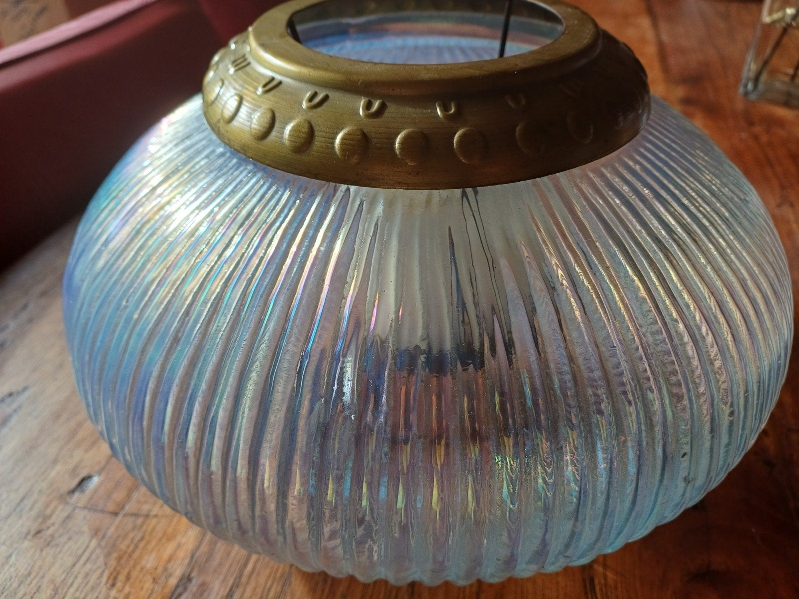 Vintage glazen windlicht/kandelaar met iriserende afwerking, Windlicht, Gebruikt, Meerkleurig, Ophalen of Verzenden