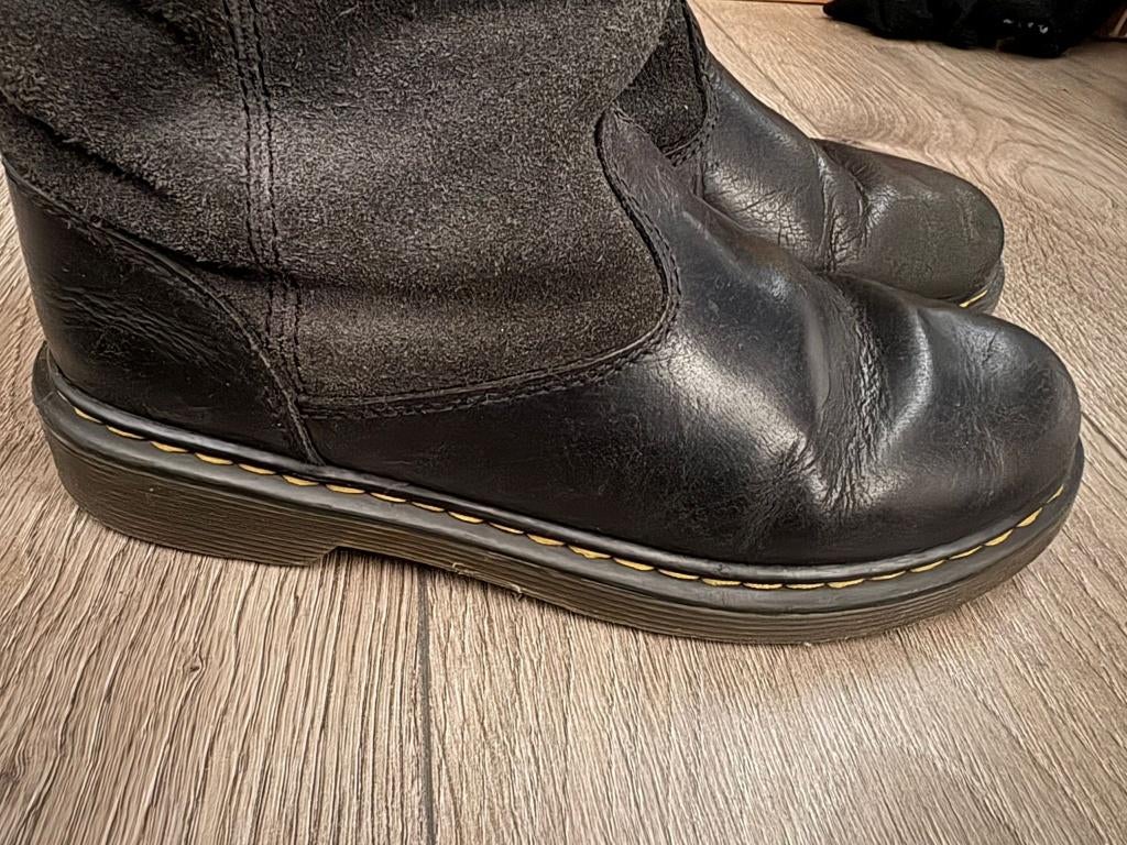 Dr. Martens laarsjes met voering leer - suède maat 35, Dr Martens, Gebruikt, Meisje, Ophalen of Verzenden