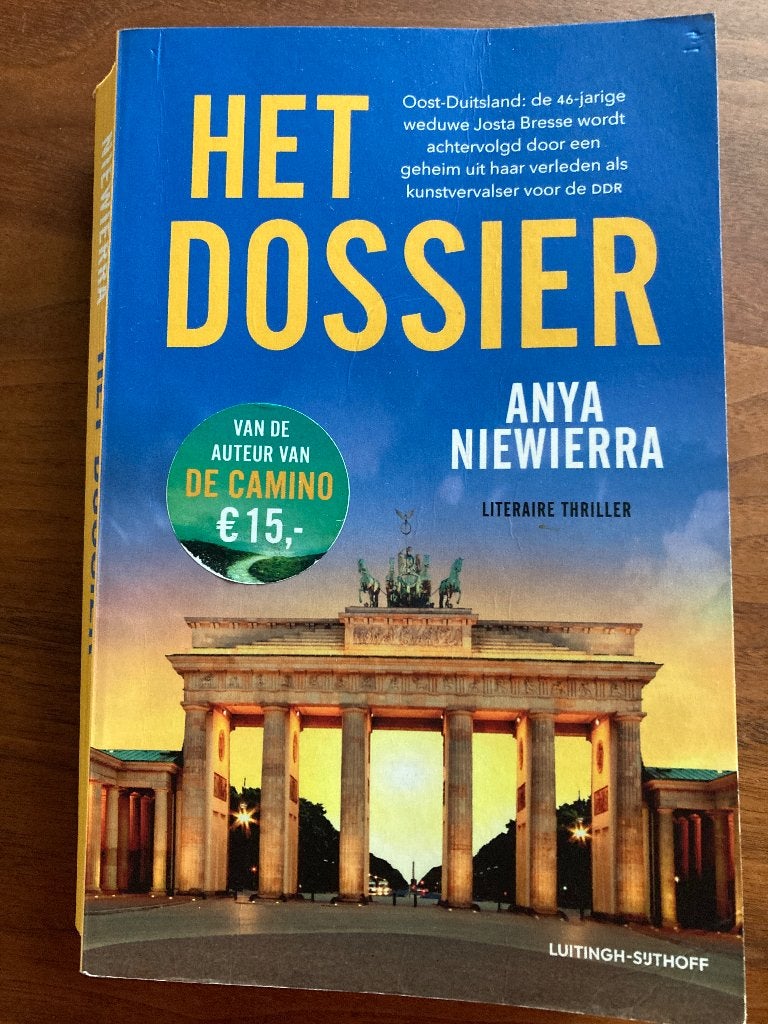 Het dossier, Gelezen, Ophalen of Verzenden, Nederland, Anya Niewierra