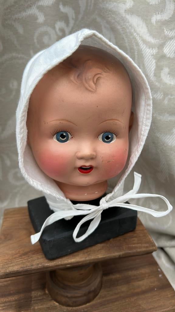 Jaren ‘30 baby mutsje, grote pop, onderzijde schuprandje, Antiek en Kunst, Ophalen of Verzenden