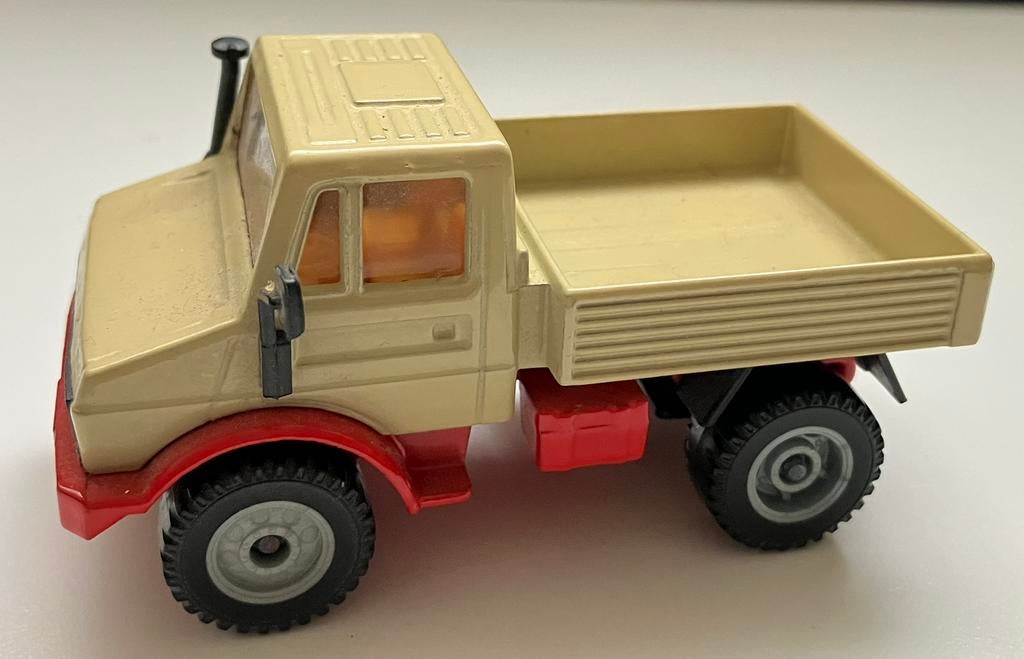 Siku No.1620  Mercedes Unimog schaal 1/55 in mint staat, Ophalen of Verzenden, Nieuw, Bus of Vrachtwagen, SIKU
