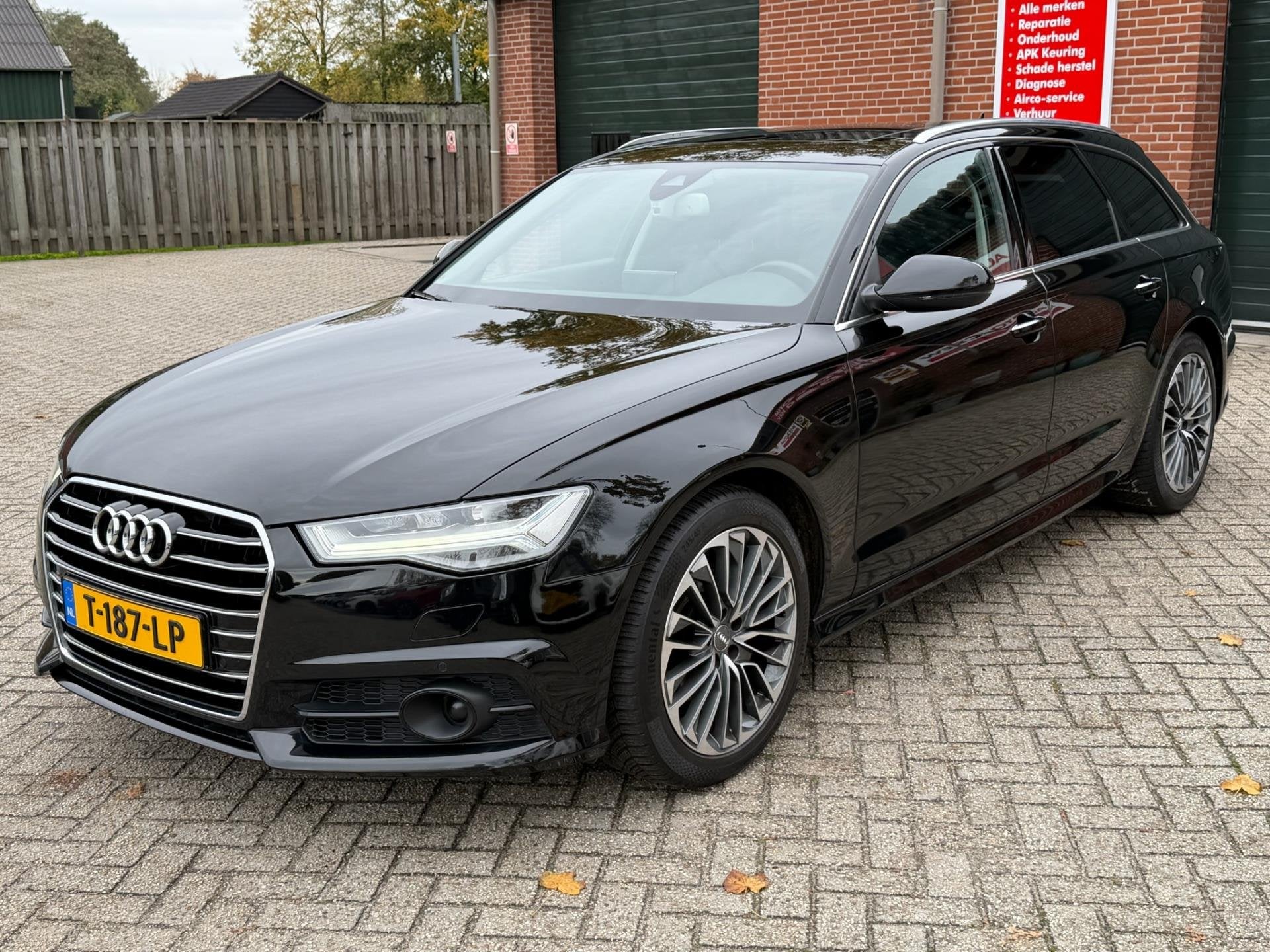 Audi A6 Avant 1.8 TFSI ultra Advance Sport, Auto's, Audi, Zwart, Leder, Automatische klimaatregeling, 93 €/maand