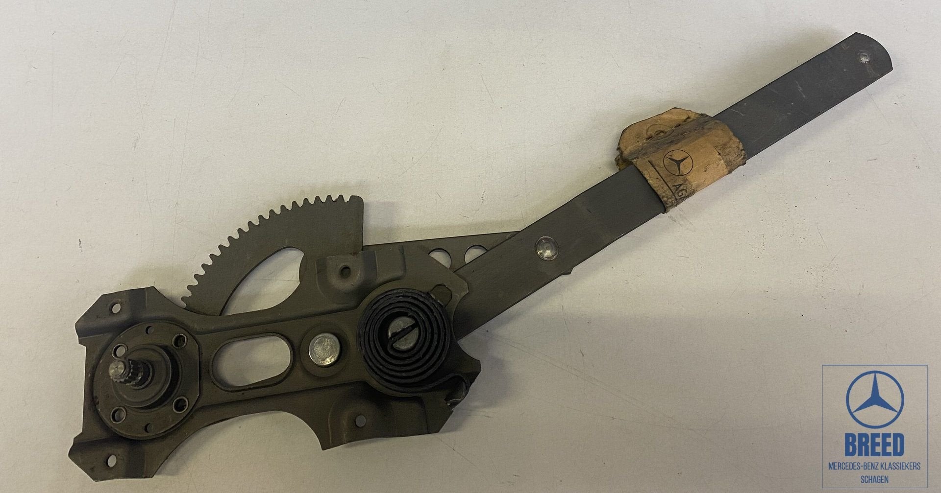 NOS raammechaniek rechtsvoor voor Mercedes-Benz W114 W115 /8, -, Nieuw, Ophalen of Verzenden, -