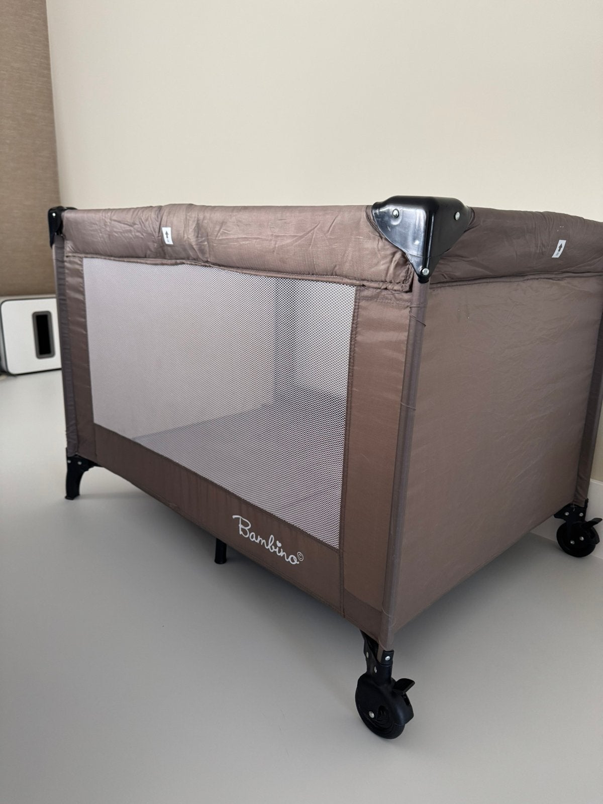 Camping bedje 72x 105 cm, Ophalen, Gebruikt, Reisbedje