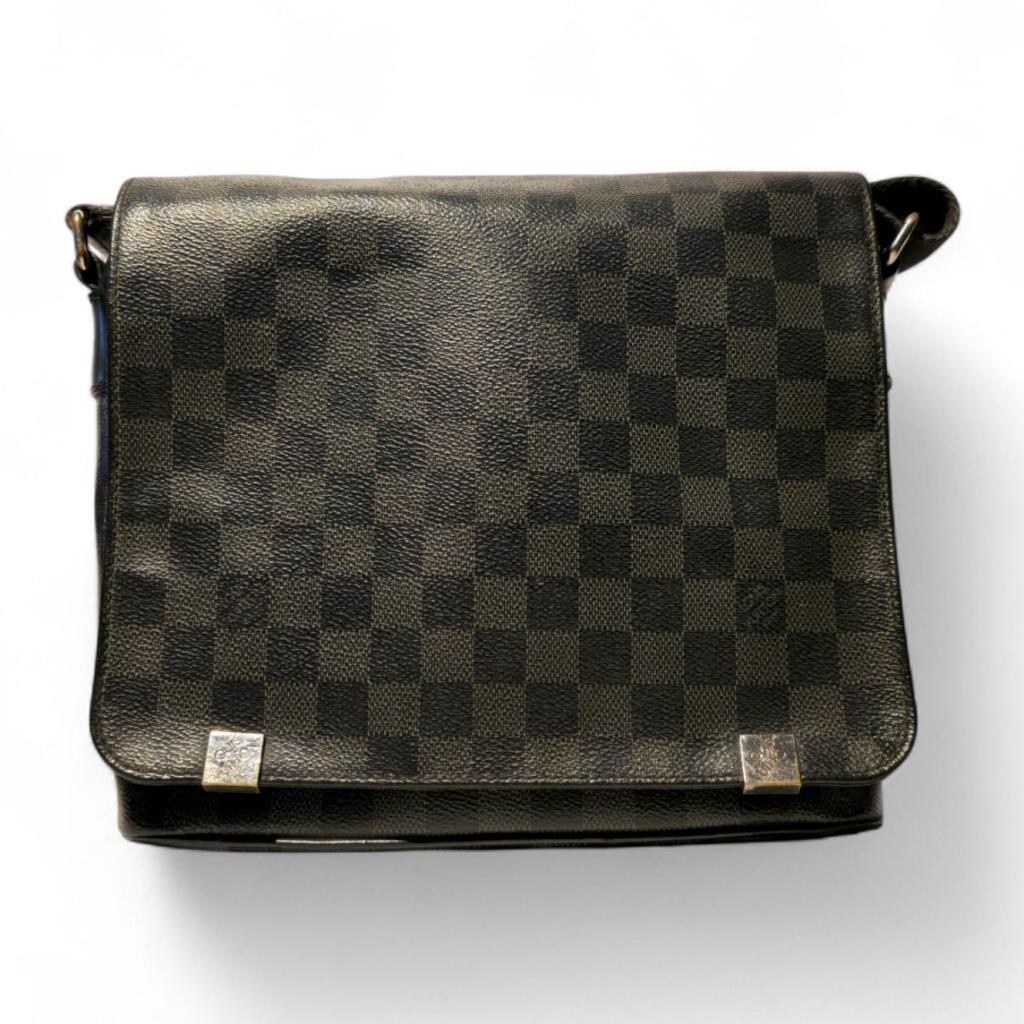 Louis Vuitton Damier Graphite District PM 2018, Sieraden, Tassen en Uiterlijk, Tassen | Schoudertassen, Gebruikt