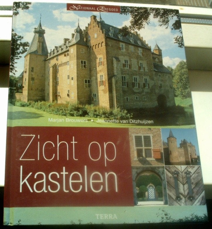 Zicht op kastelen.Brouwers,v Ditzhuijzen.ISBN 9789058974839., Boeken, Geschiedenis | Vaderland, Ophalen of Verzenden, Zo goed als nieuw
