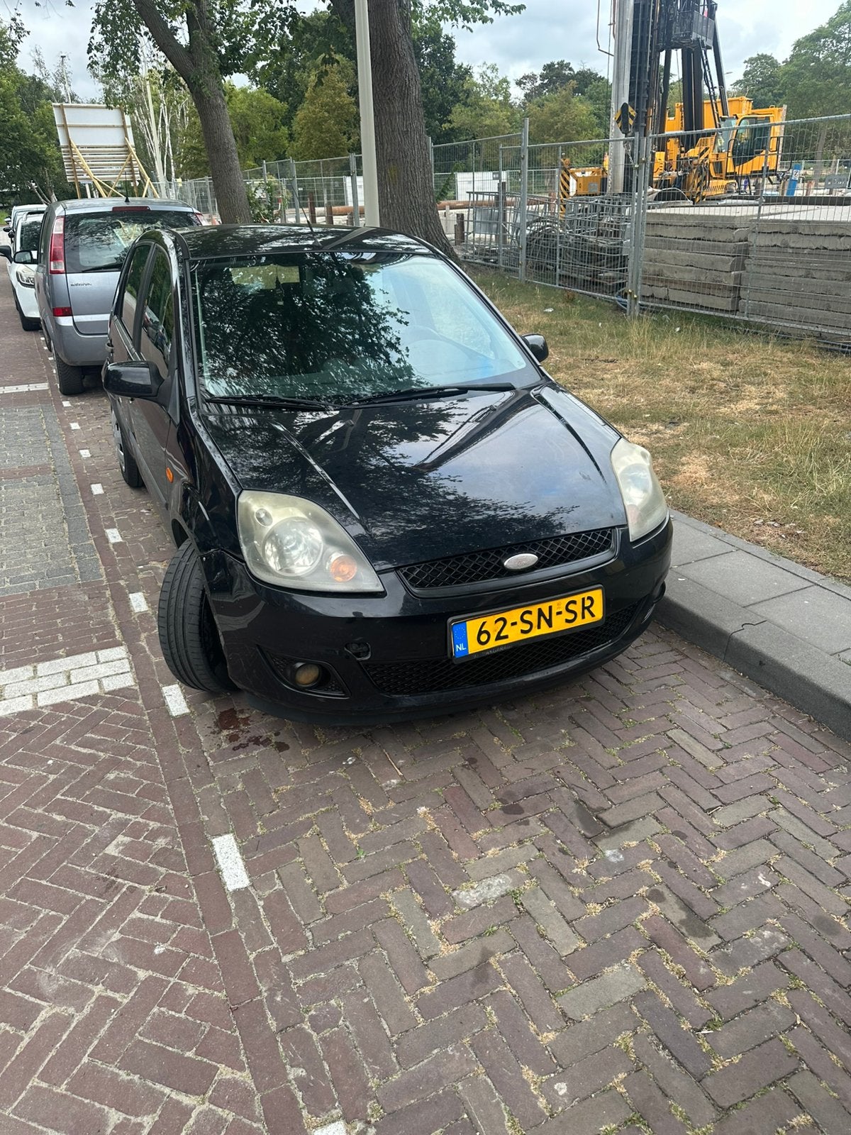 Ford Fiësta 1.3 8V 5DR 2006 Zwart, Auto's, 1299 cc, 40 €/maand, 4 cilinders, Zwart