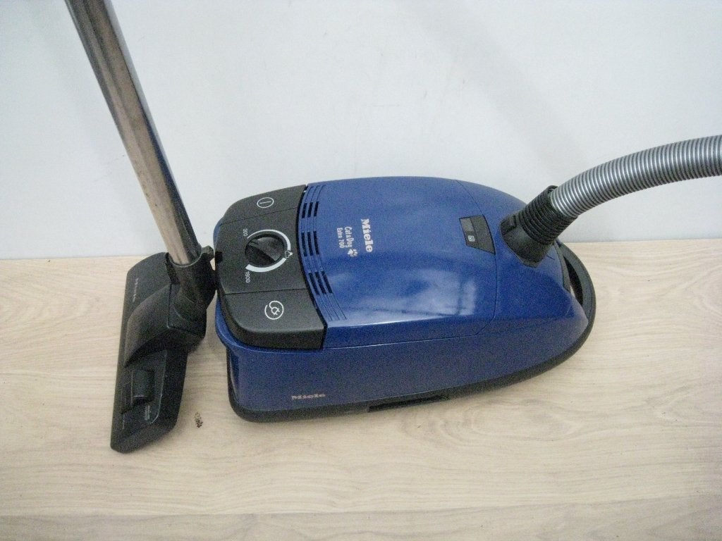 Zeer krachtige 1800 watt Miele stofzuiger blauw, Witgoed en Apparatuur, Stofzuigers, Gebruikt, 1600 tot 2000 watt, Miele, Sledestofzuiger