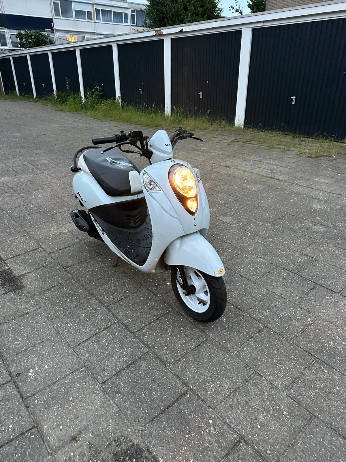 Sym mio snorscooter, Ophalen of Verzenden, Zo goed als nieuw, Benzine, Mio