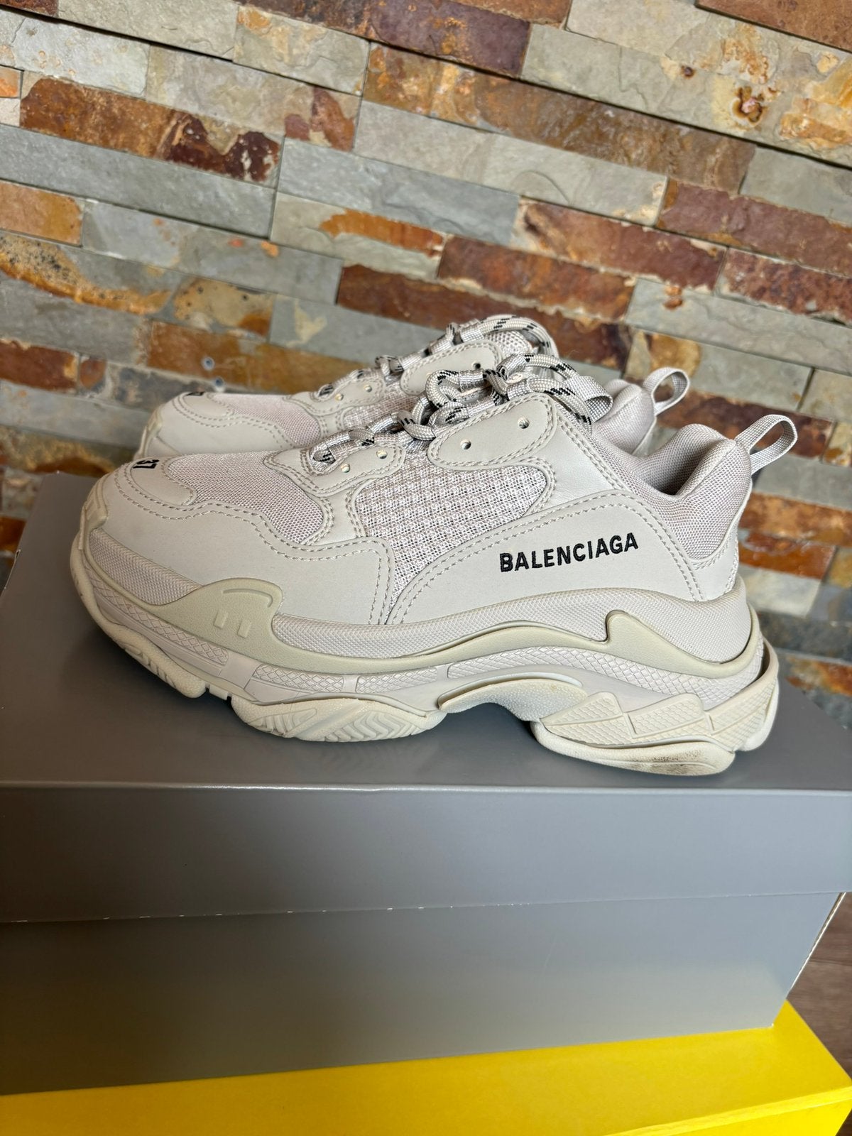 Balenciaga Triple S, zo goed als nieuw, Ophalen of Verzenden, Zo goed als nieuw