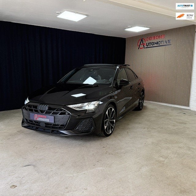 Audi A3 Limousine 35 TFSI S edition Facelift. Pano/Cam/HUD/S, Auto's, Dealer onderhouden, 1300 kg, Euro 6, 4 cilinders