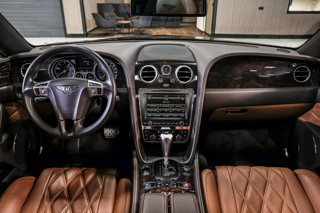 Bentley Flying Spur 4.0 V8|Massage V+A|ACC|Luchtvering, Auto's, Automaat, Gebruikt, Met garantie (alle), Zwart