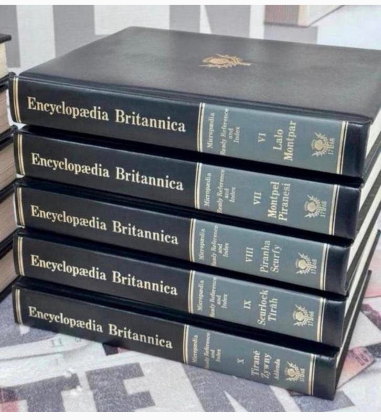 Encyclopedia Britannica LOT 10X 1768 Macropaedia Micropaedia, Ophalen of Verzenden, Zo goed als nieuw, Complete serie