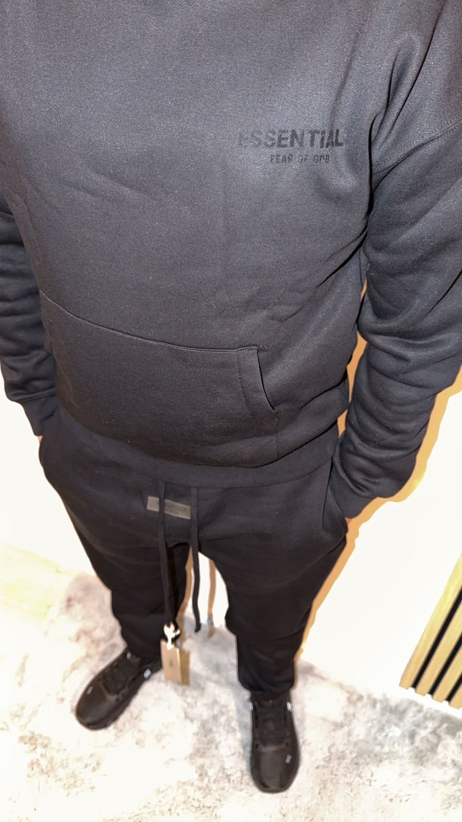 Essential Fear of God Trainingspak Zwart, Ophalen of Verzenden, Zo goed als nieuw, Maat 48/50 (M), Zwart