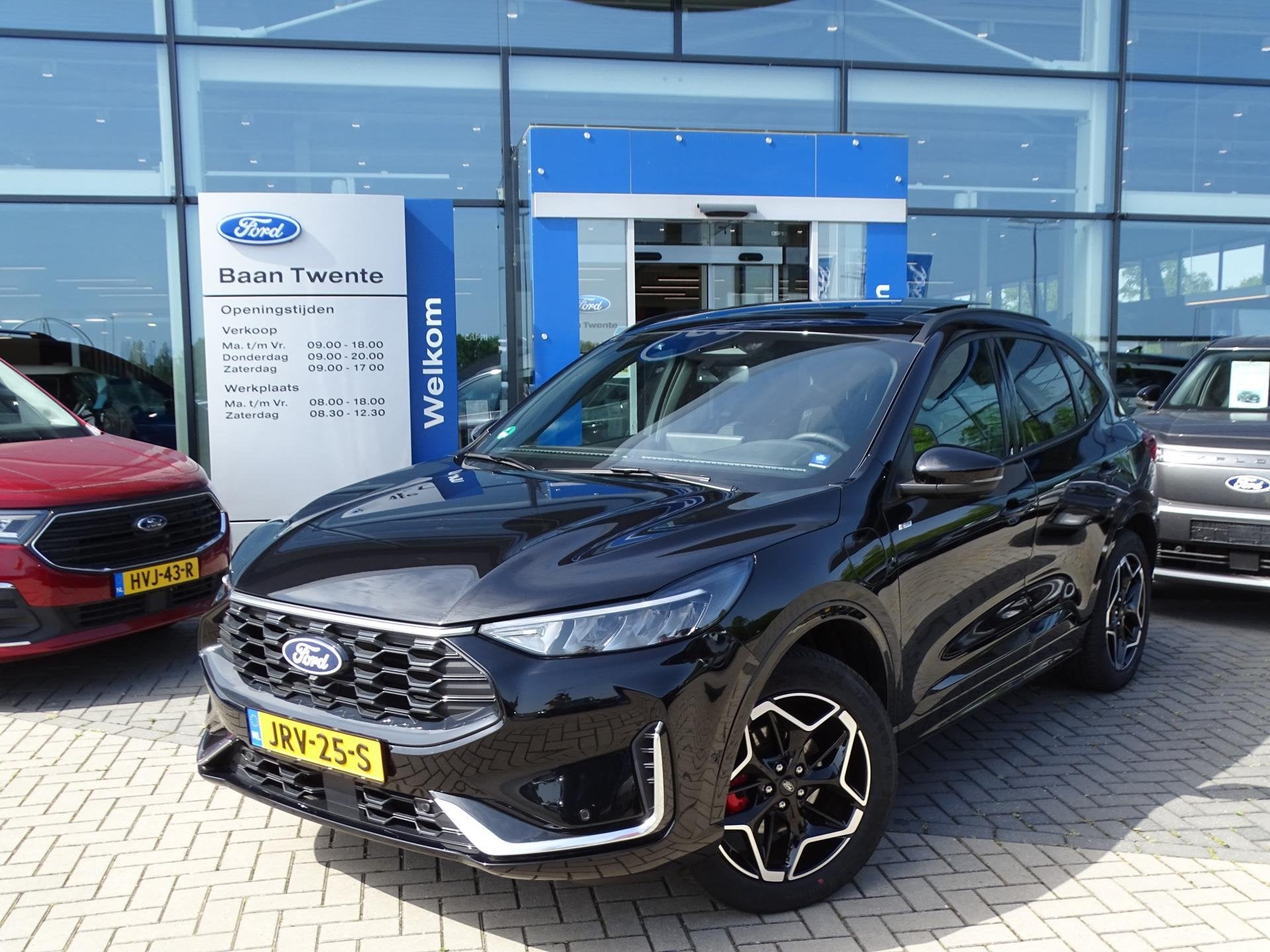 Ford Kuga 2.5 PHEV ST-Line X 243 PK | Trekhaak wegkl. | Pano, 12 maanden, Gebruikt, Zwart, 4 cilinders