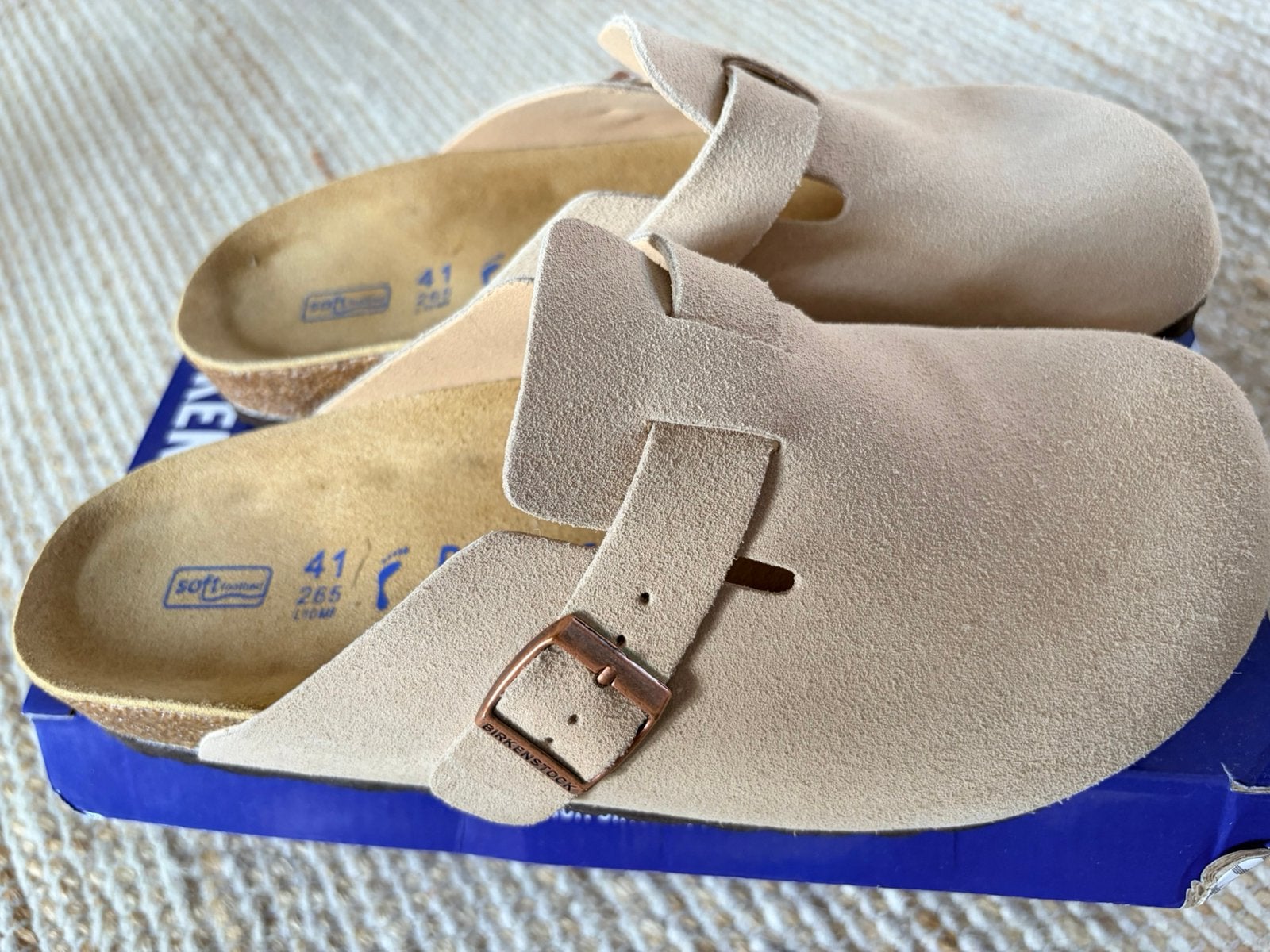 Sandalen suede beige met gespjes, Sandalen, Bruin, Nieuw, Ophalen of Verzenden