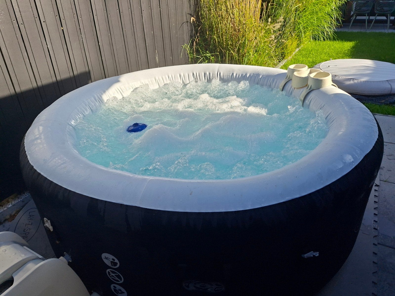 Lay-Z-Spa Miami Opblaasbare Jacuzzi met Accessoires, Ophalen, Zo goed als nieuw, Afdekzeil, Opblaasbaar
