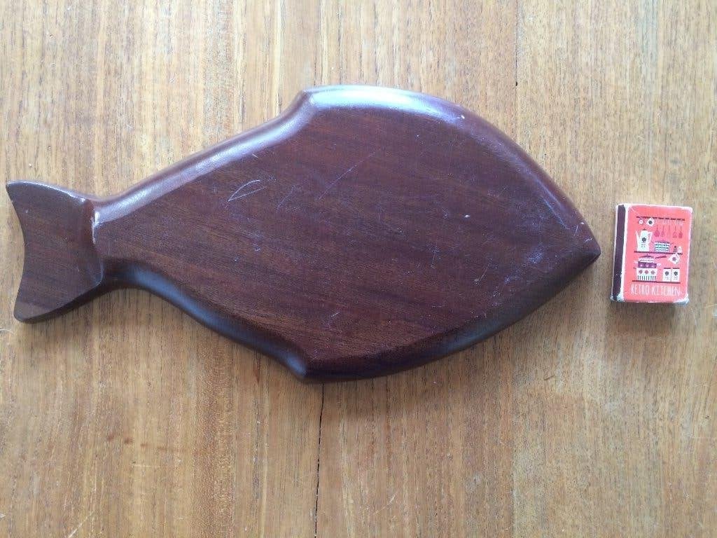 Visbordje houten visschaaltje jaren 70 visvorm vis ouderwets, Vintage, Ophalen of Verzenden, Hout, Schaal of Schalen